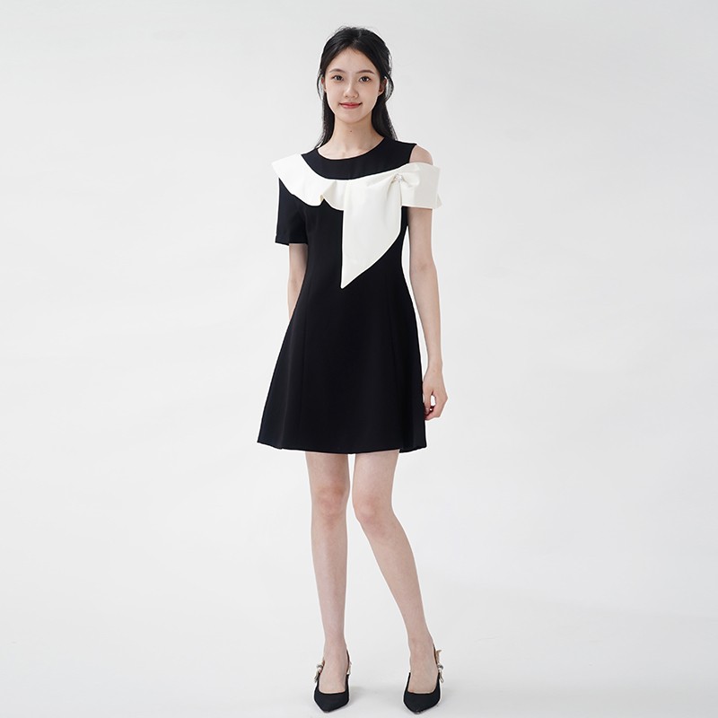 WEWE/唯唯 夏季新品圆领短袖个性黑白撞色收腰连衣裙A字短裙3